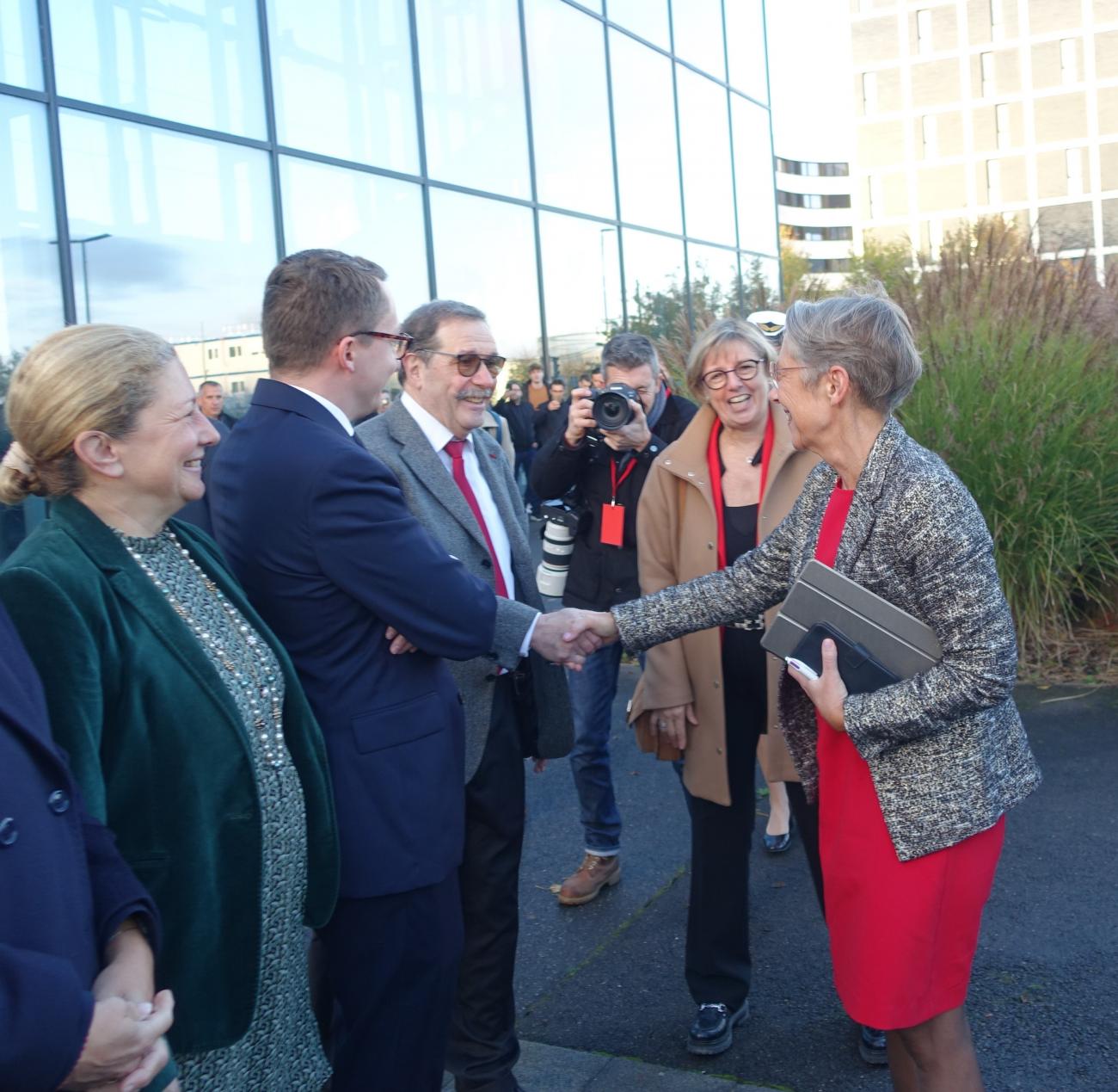 Visite de Madame La Première Ministre Elisabeth BORN à l'Institut d'Optique le 18 novembre dernier